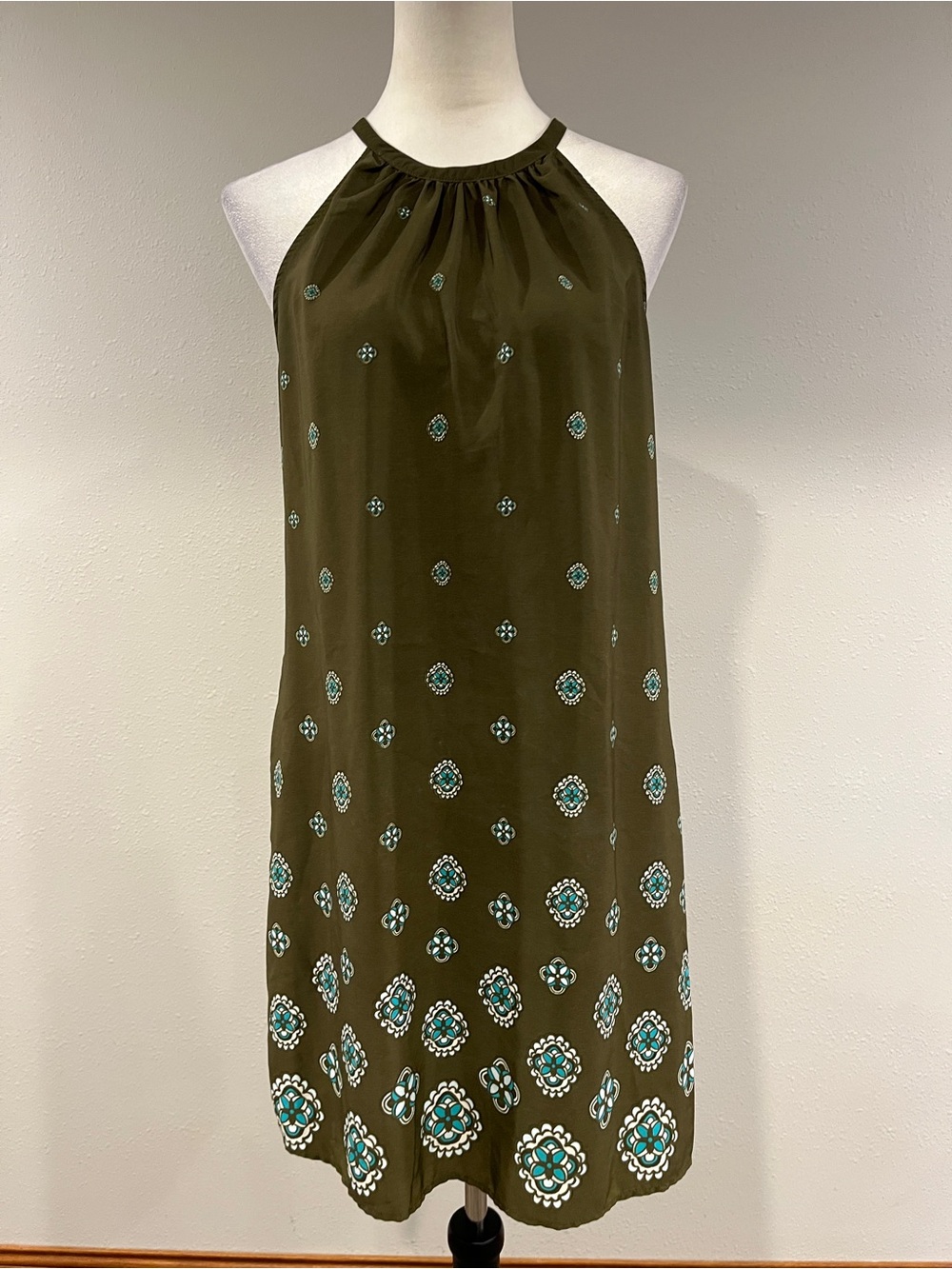 Old Navy Sleeveless Olive Green Halter Dress size medium